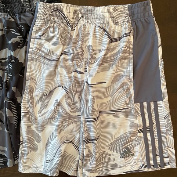 Boys Adidas shorts - Picture 2 of 5